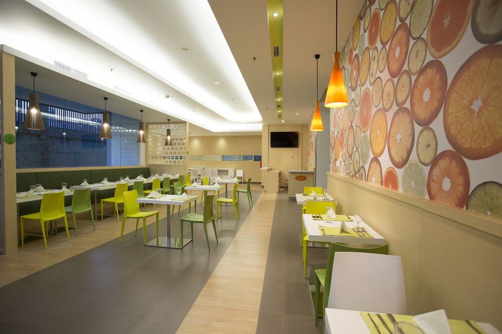 Yello Hotel Jemursari Surabaya Eksteriør bilde