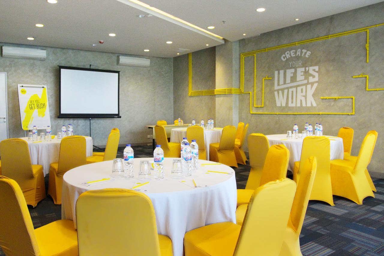 Yello Hotel Jemursari Surabaya Eksteriør bilde
