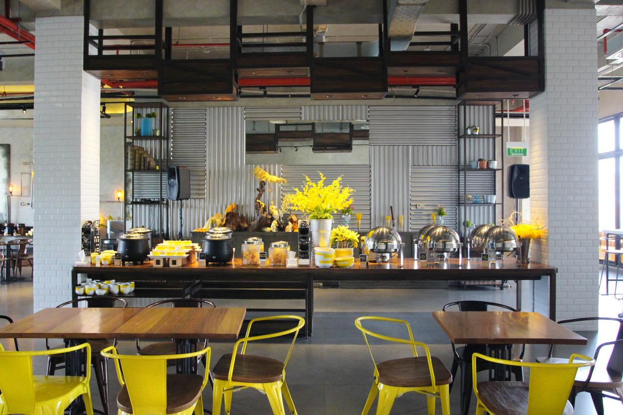 Yello Hotel Jemursari Surabaya Eksteriør bilde