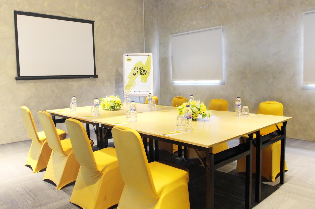 Yello Hotel Jemursari Surabaya Eksteriør bilde