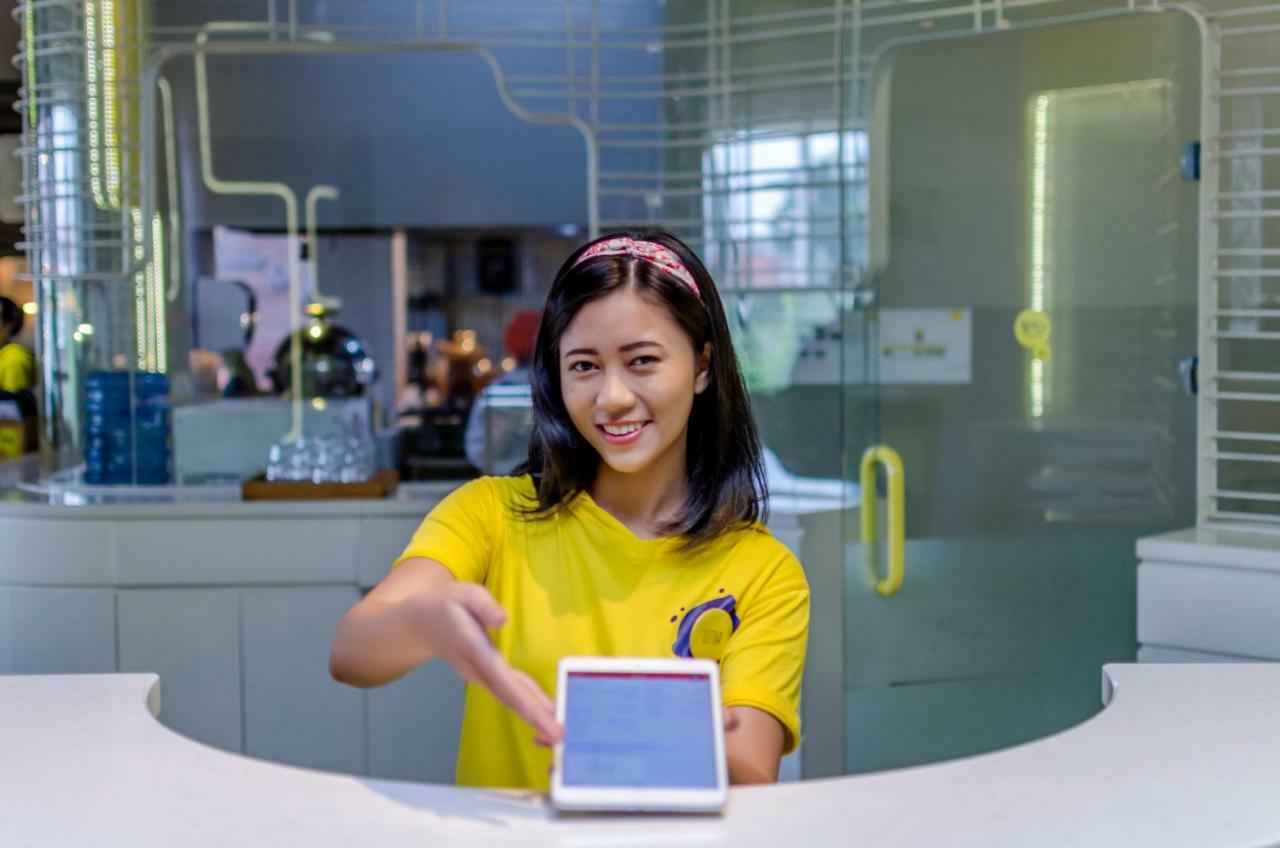 Yello Hotel Jemursari Surabaya Eksteriør bilde